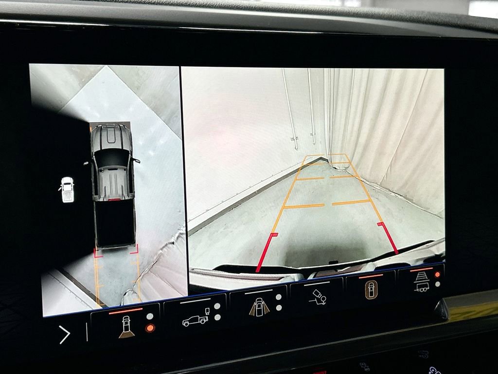 Used 2025 GMC Sierra 2500 SLT w/ SLT Premium Package image 18