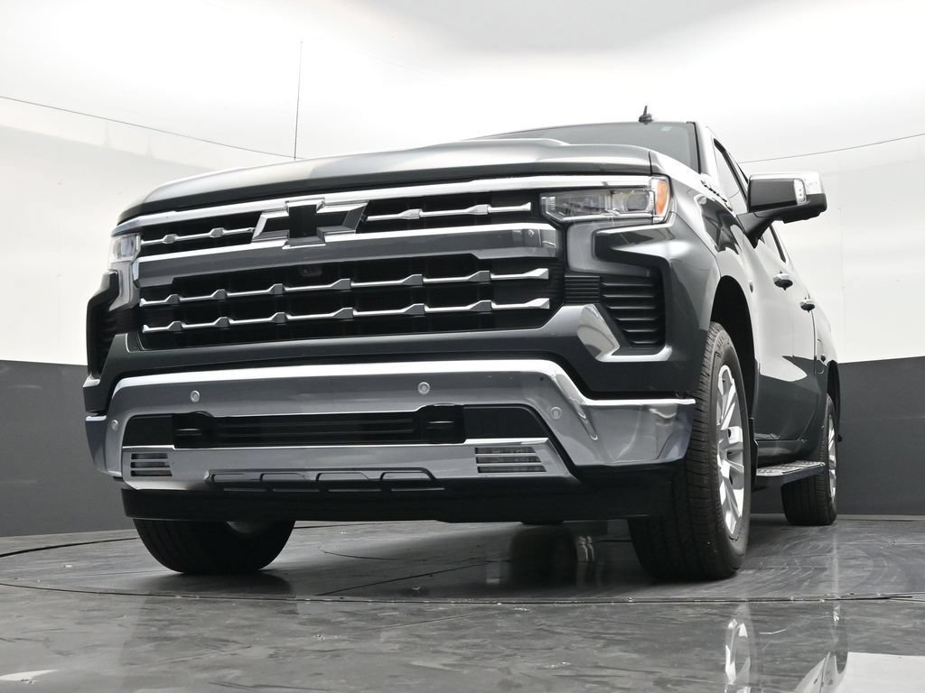 Used 2025 Chevrolet Silverado 1500 LTZ w/ Technology Package RWD image 27
