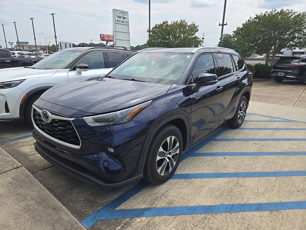 Used 2022 Toyota Highlander XLE