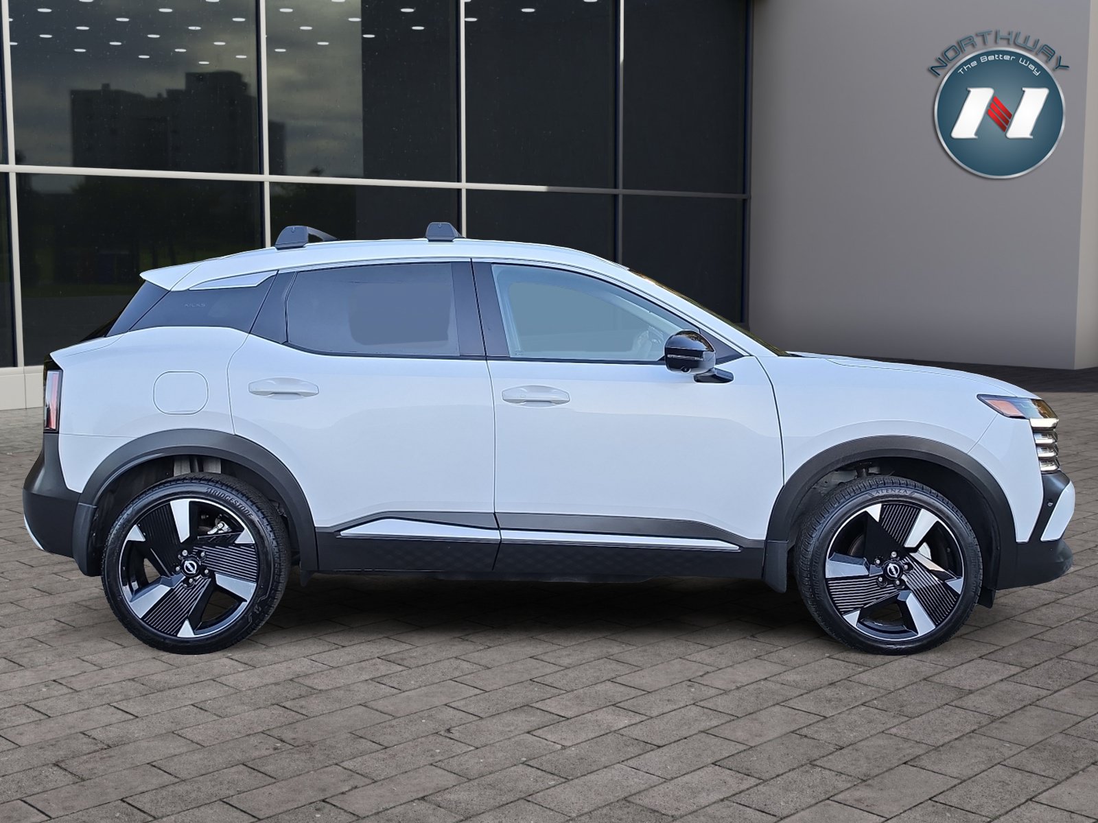 Used 2026 Nissan Kicks SR w/ Cold Weather Package AWD/4WD image 6