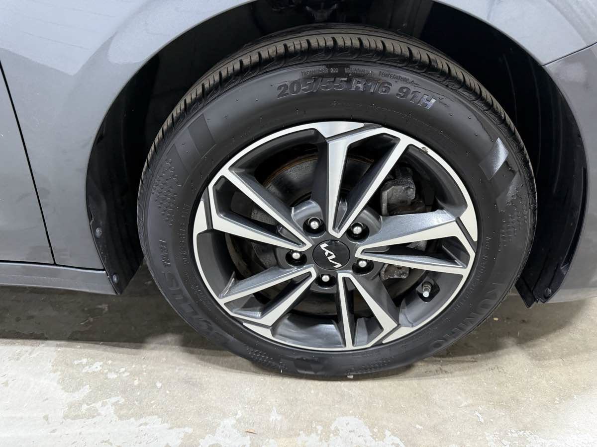 Used 2024 Kia Forte LXS FWD image 5