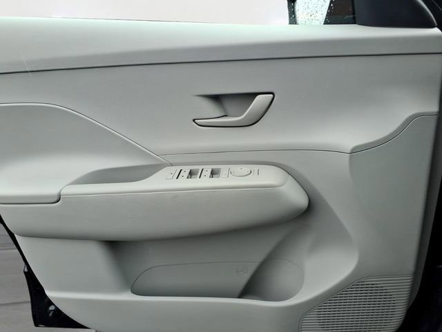 Used 2025 Hyundai Kona SEL image 17