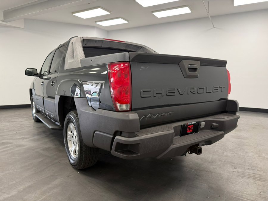 Used 2003 Chevrolet Avalanche 4x4 w/ Suspension Package, Off-Road image 5