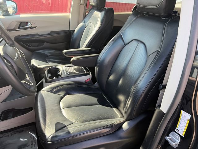 Used 2022 Chrysler Pacifica Touring-L FWD image 36