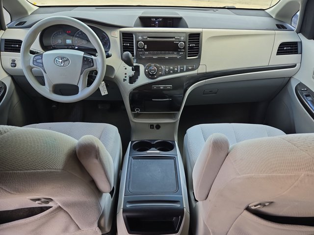 Used 2014 Toyota Sienna LE FWD image 15
