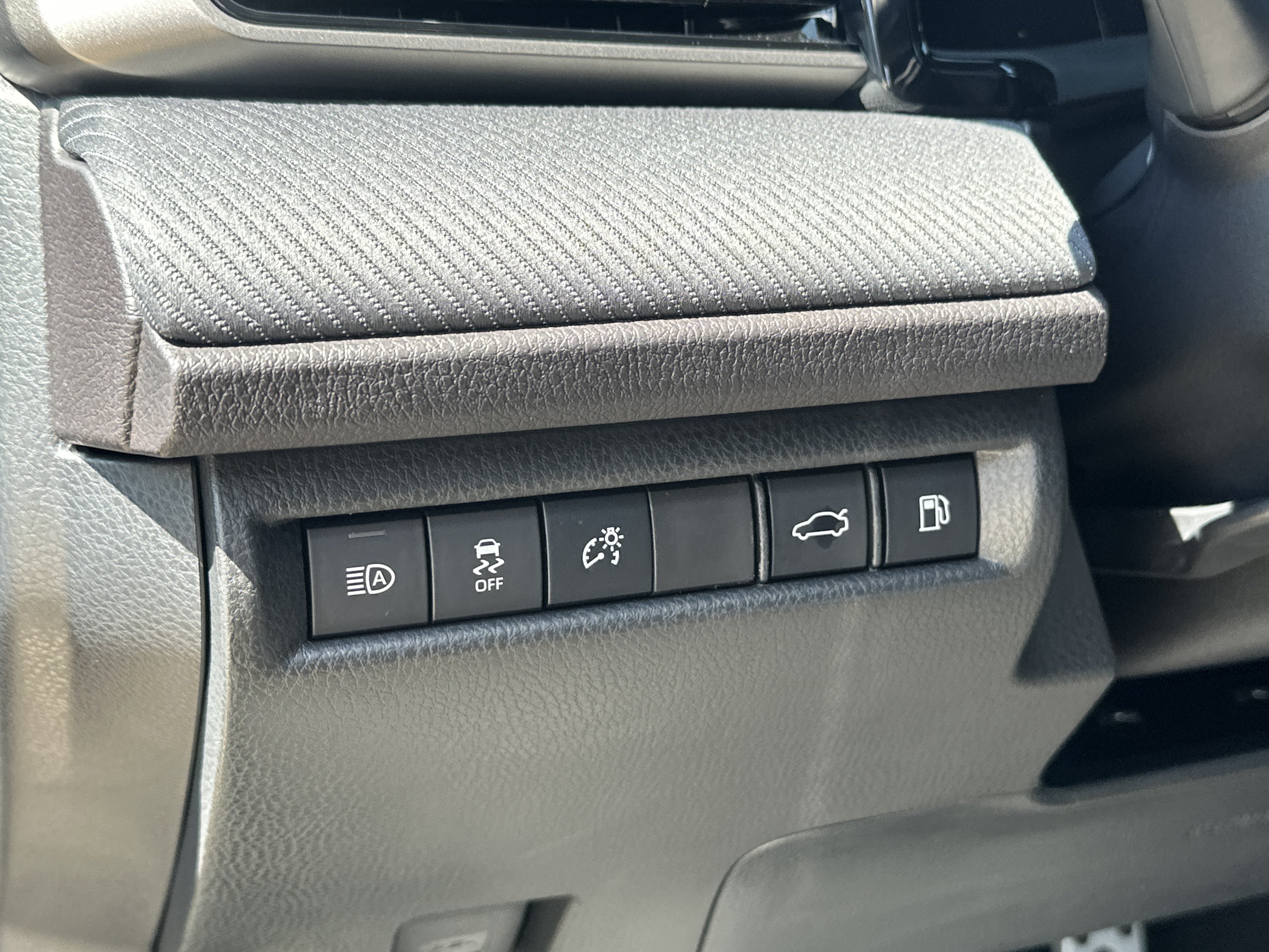 New 2026 Toyota Camry SE w/ Multimedia Upgrade Package FWD image 15