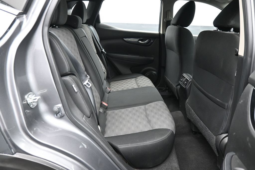Used 2020 Nissan Rogue Sport SV AWD/4WD image 22