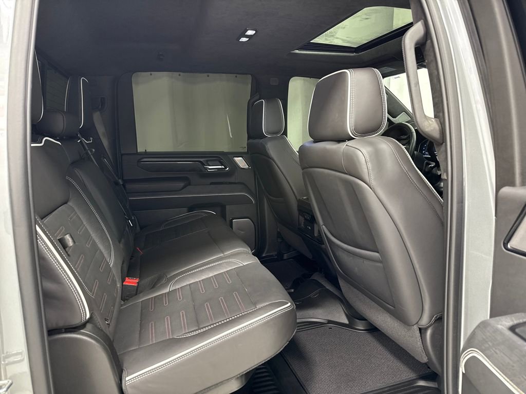 Used 2025 GMC Sierra 2500 AT4X image 12