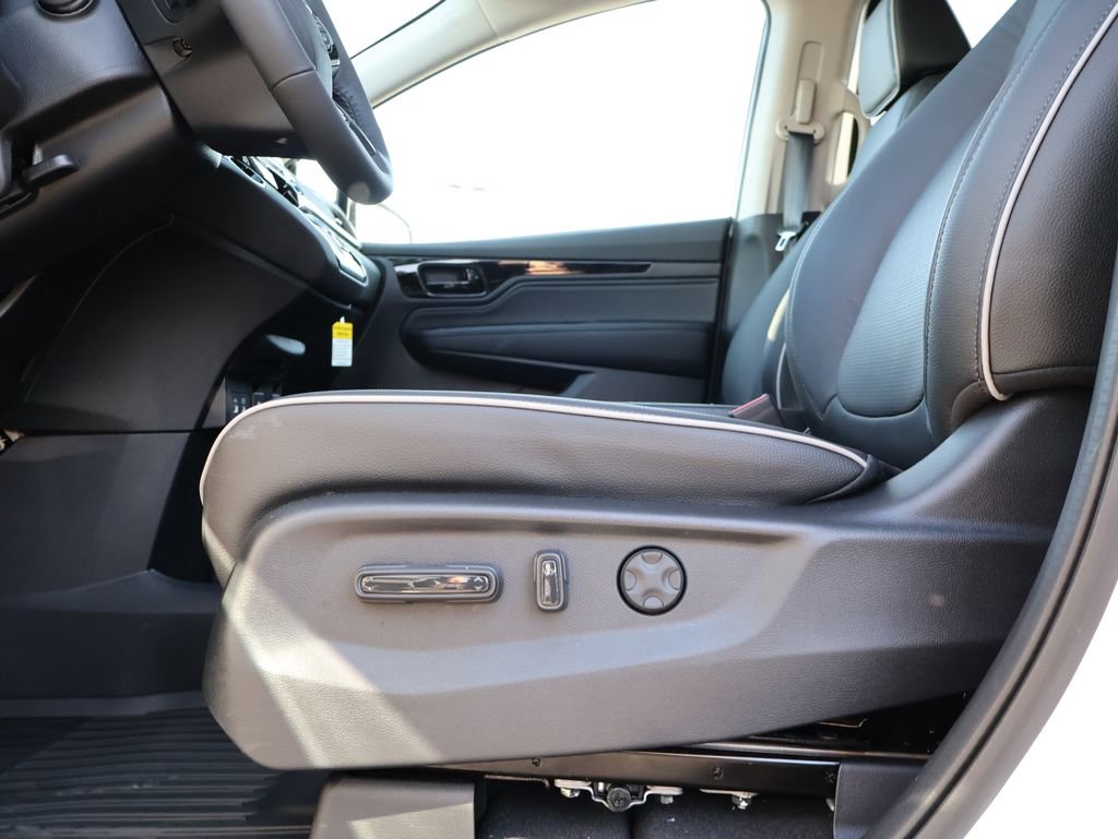 Certified 2026 Honda Odyssey Elite image 39