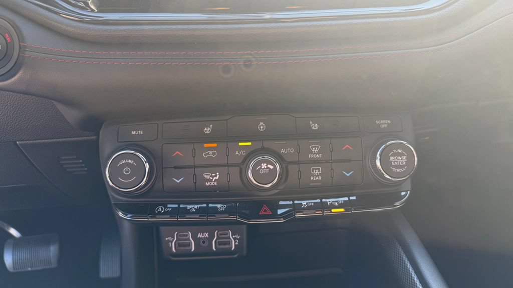 Used 2025 Dodge Durango GT RWD image 17