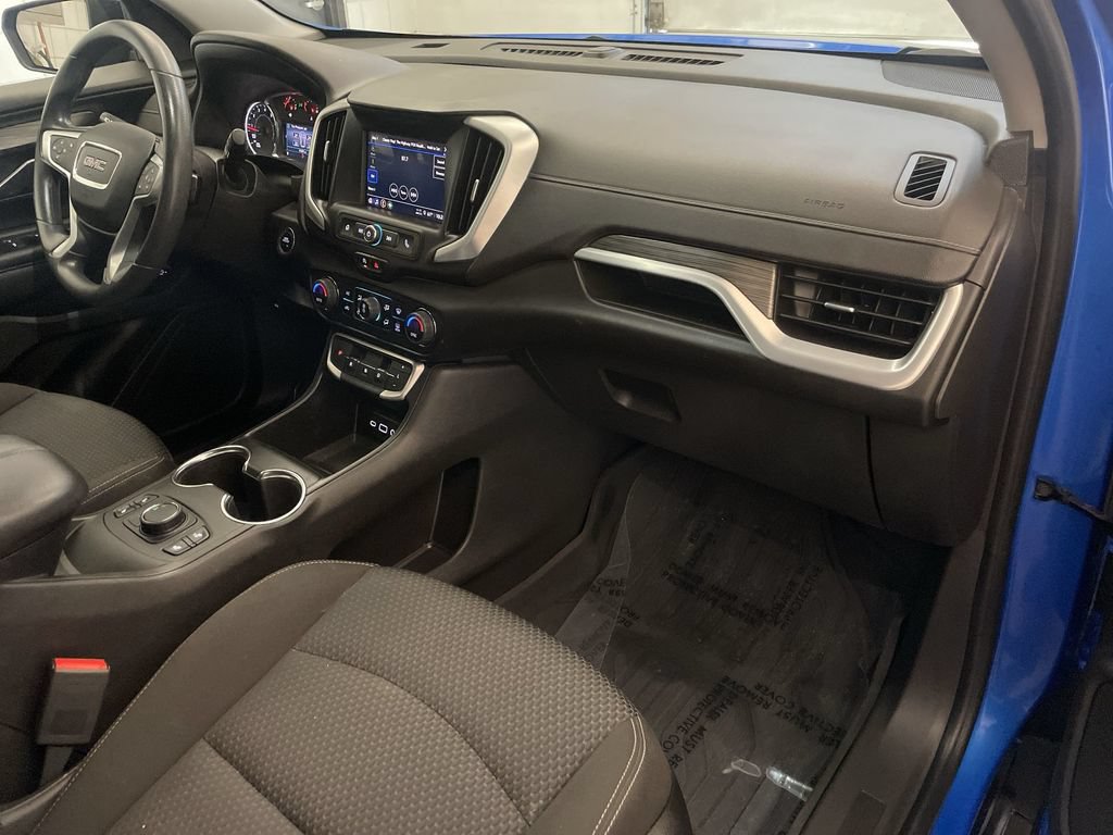 Used 2024 GMC Terrain SLE w/ Driver Convenience Package FWD image 21