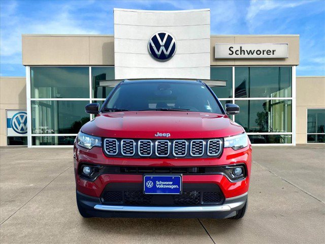 Used 2025 Jeep Compass Limited image 3