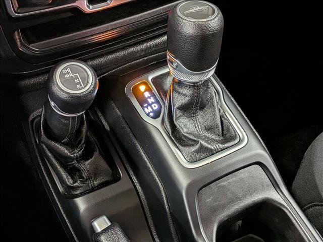 Used 2021 Jeep Gladiator Sport AWD/4WD image 17