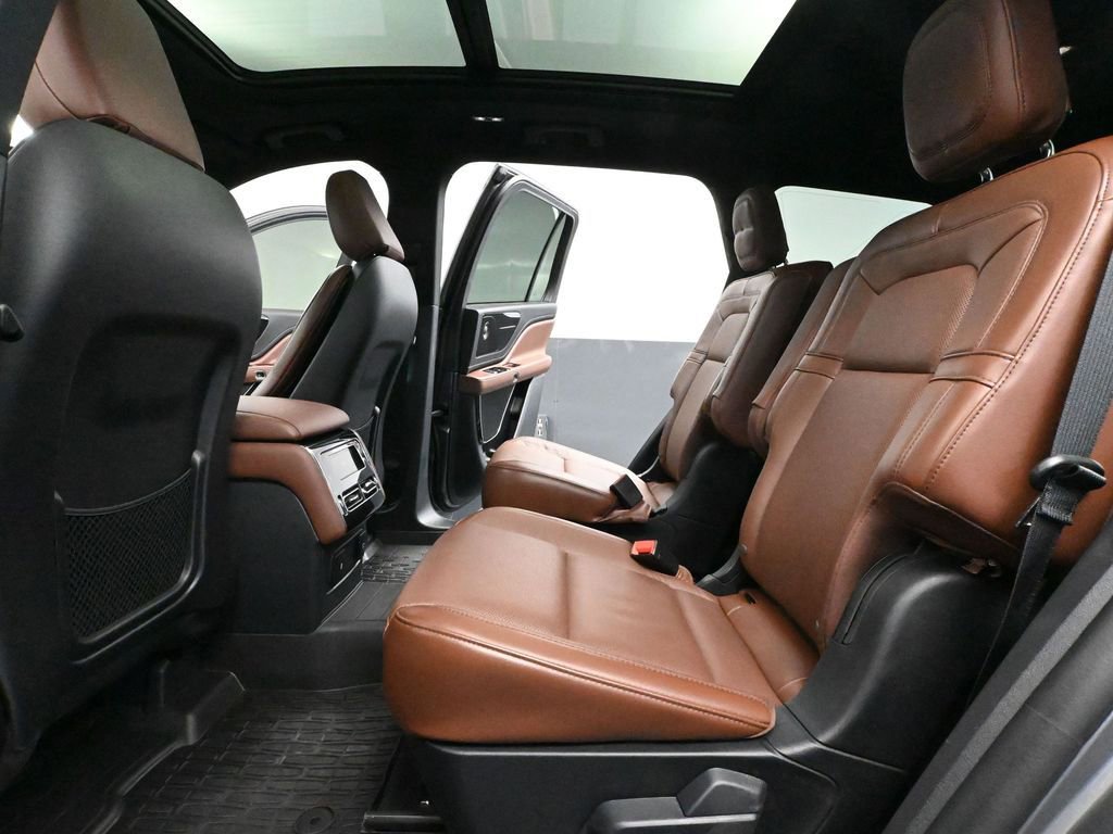 Used 2025 Lincoln Aviator Reserve w/ Jet Appearance Package AWD/4WD image 42