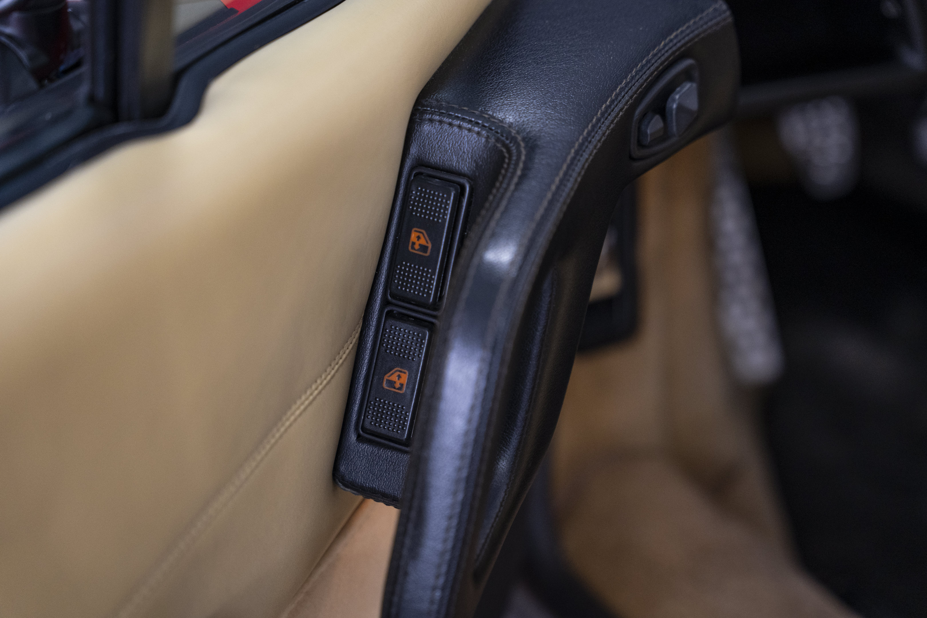 Used 1988 Ferrari 328 GTS RWD image 30