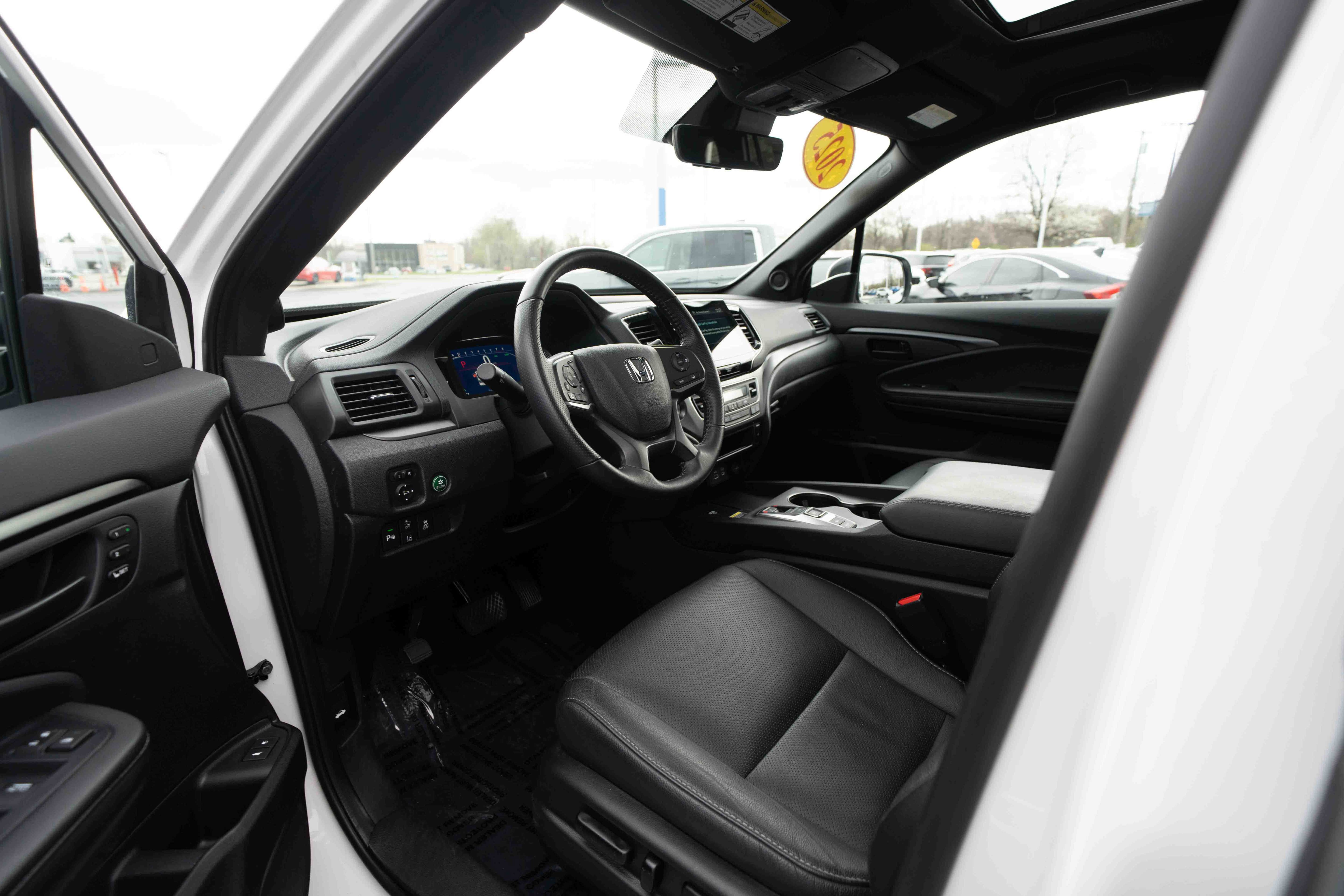 Used 2025 Honda Passport EX-L image 8