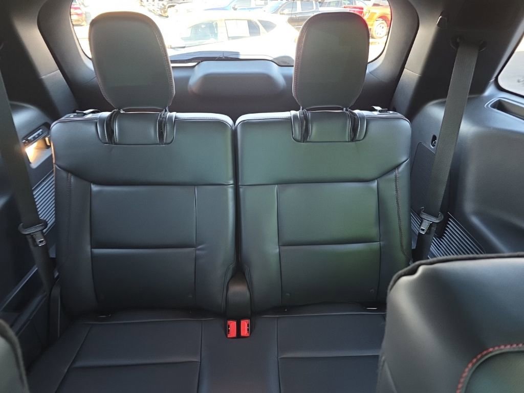 Used 2025 Ford Explorer ST image 37