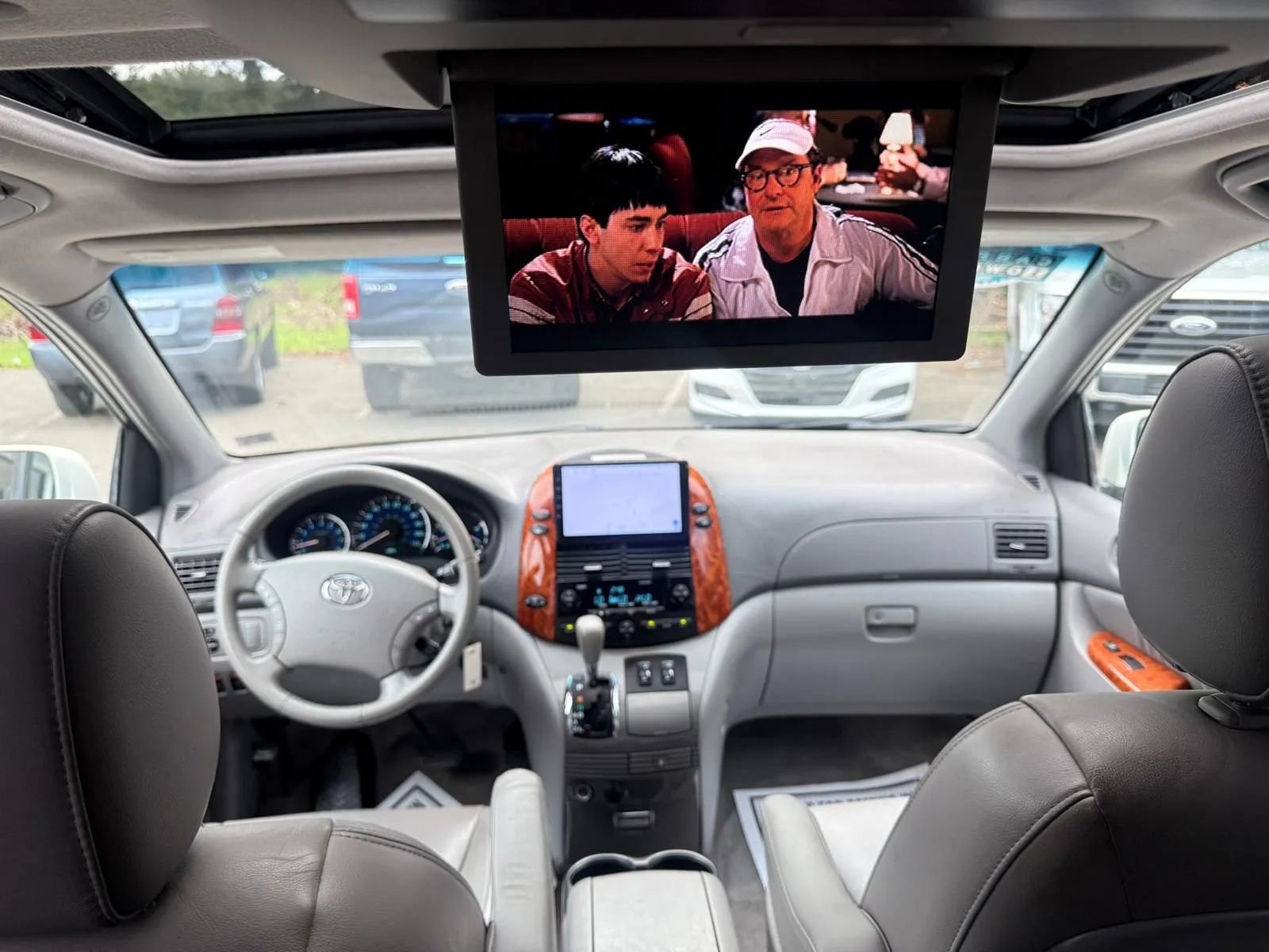 Used 2009 Toyota Sienna XLE FWD image 12