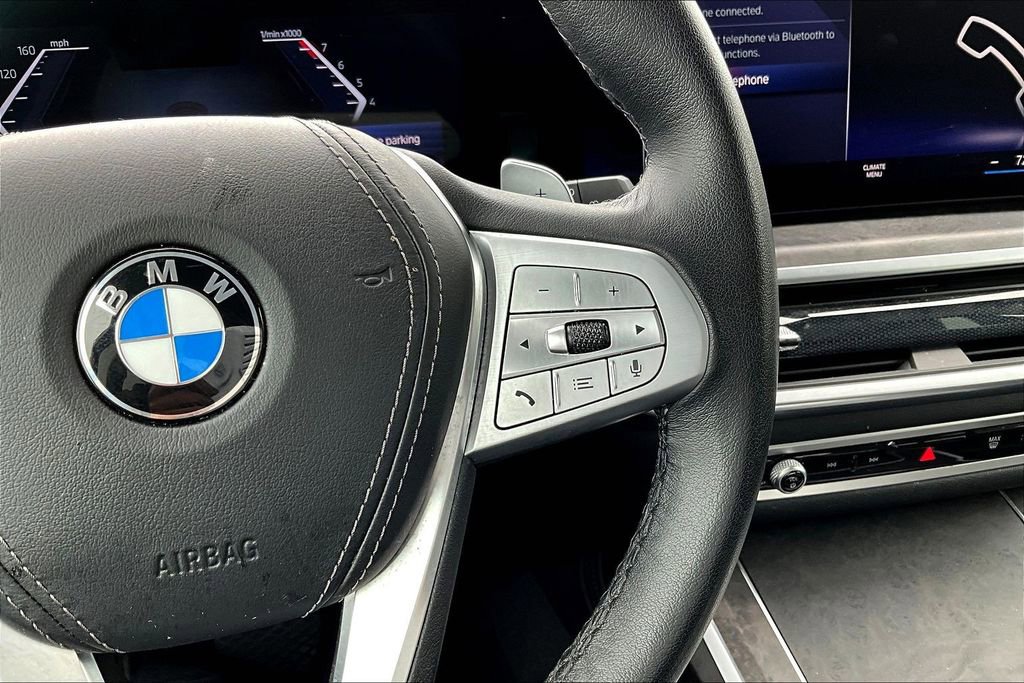 Used 2023 BMW X7 xDrive40i w/ Premium Package image 11