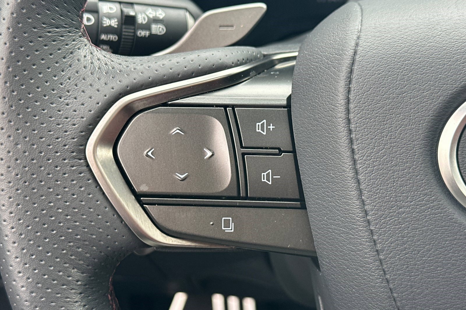 Certified 2023 Lexus RX 500h F Sport w/ Cold Area Package image 31