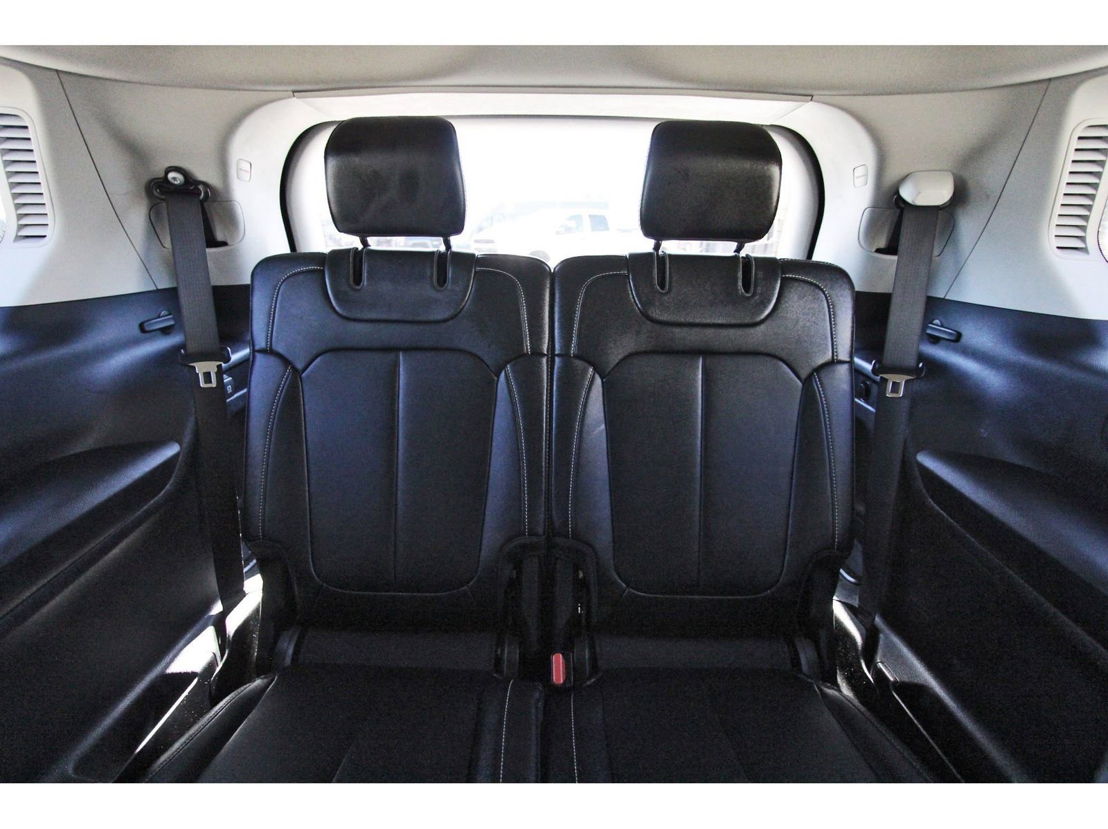 Used 2023 Jeep Grand Cherokee L Limited w/ Black Appearance Package image 16