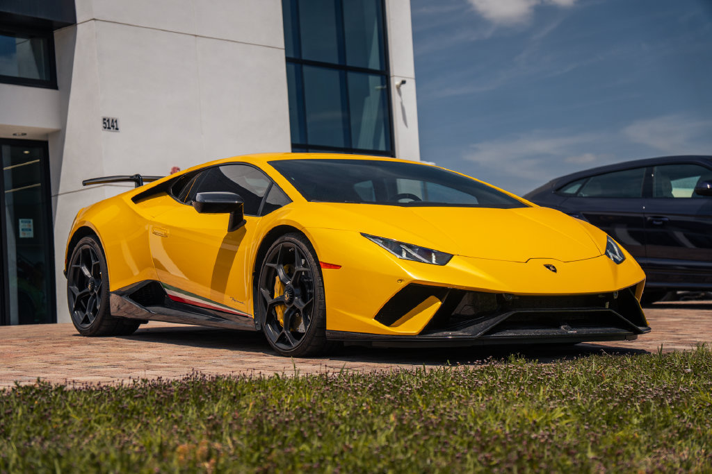 Used 2018 Lamborghini Huracan Performante AWD/4WD image 7