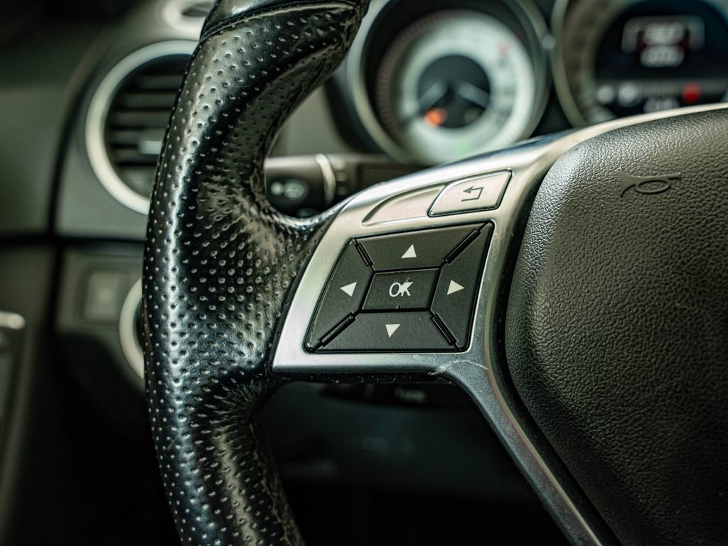 Used 2013 Mercedes-Benz C 300 4MATIC Sedan image 19