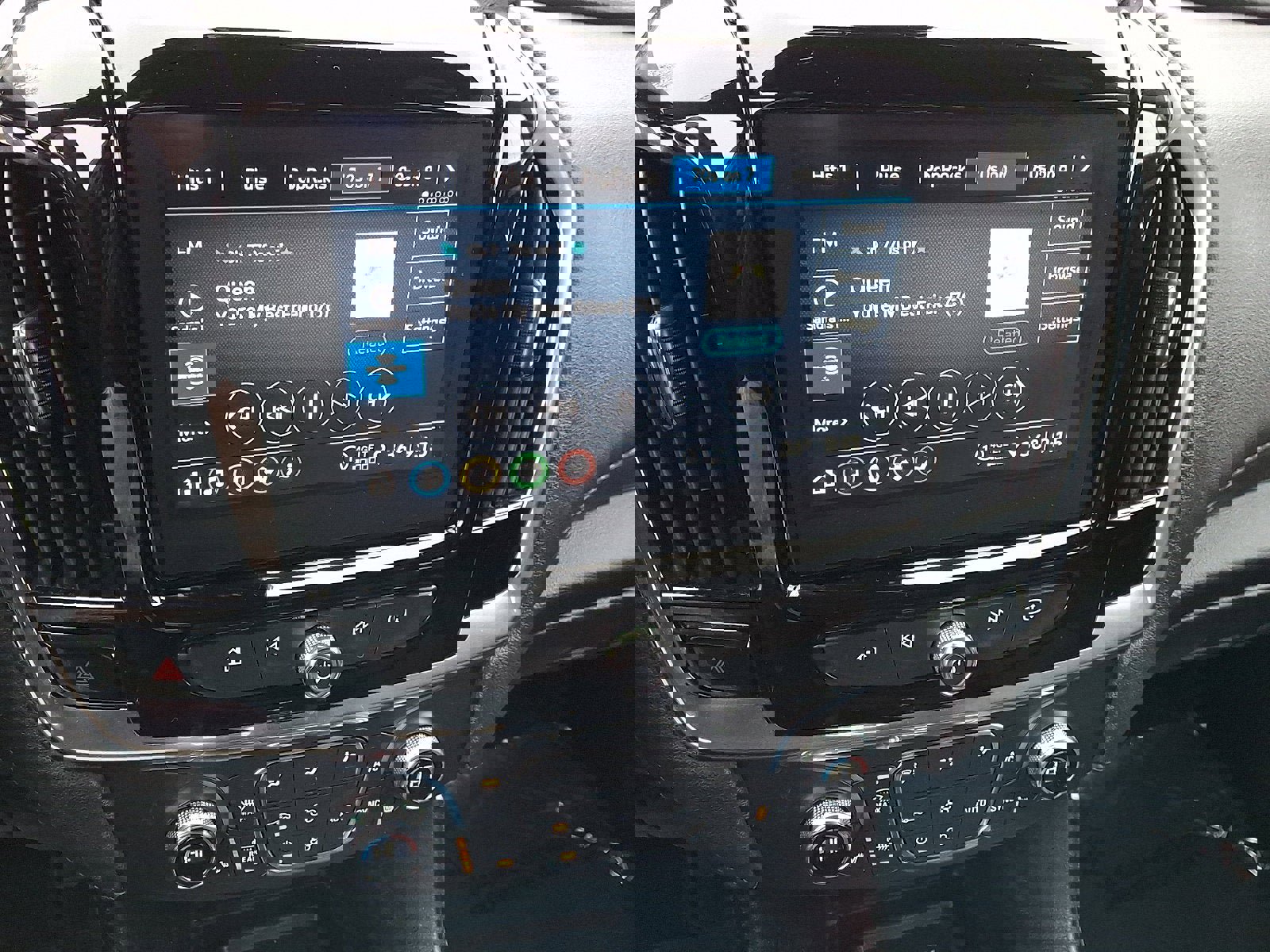 Used 2023 Chevrolet Traverse LT w/ Rear Camera Mirror Package image 17