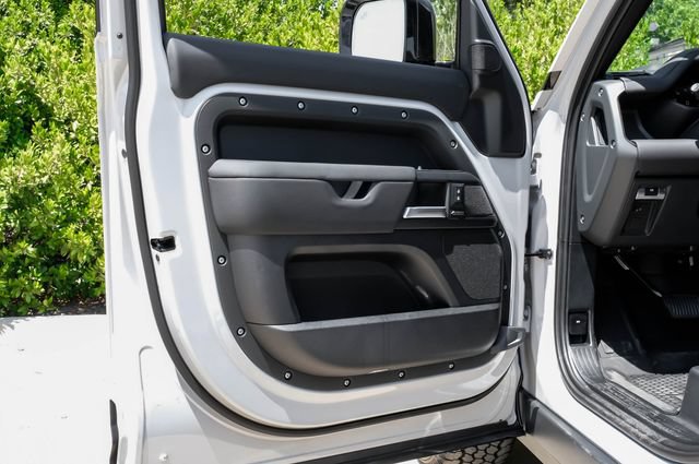 New 2026 Land Rover Defender 110 X-Dynamic SE AWD/4WD image 52