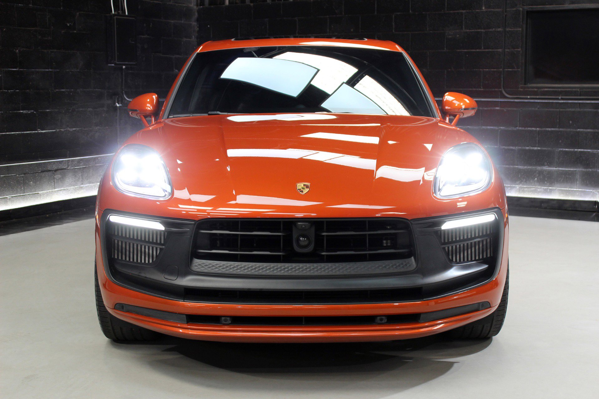 Used 2023 Porsche Macan GTS w/ Premium Package Plus image 6