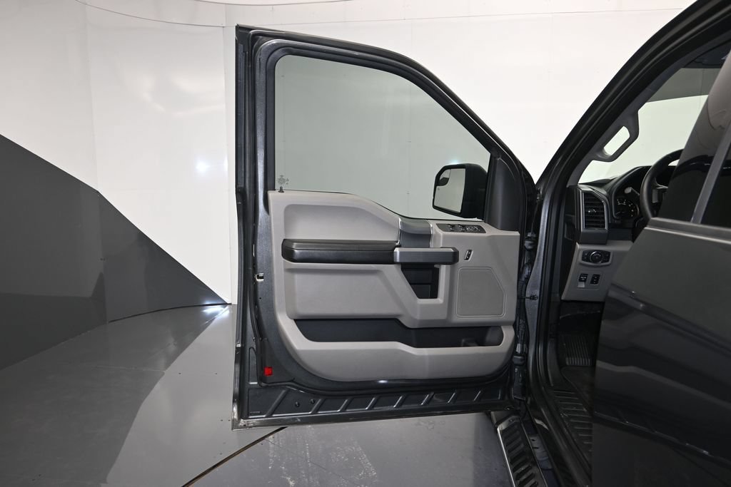 Used 2018 Ford F150 XLT w/ Equipment Group 302A Luxury RWD image 10