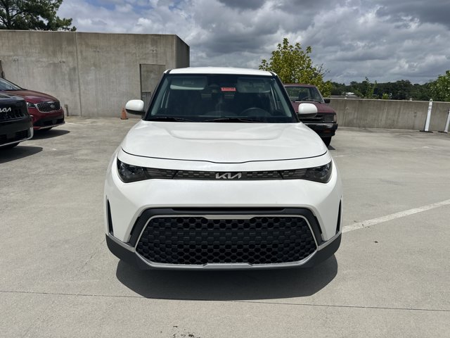 Certified 2023 Kia Soul LX FWD image 3