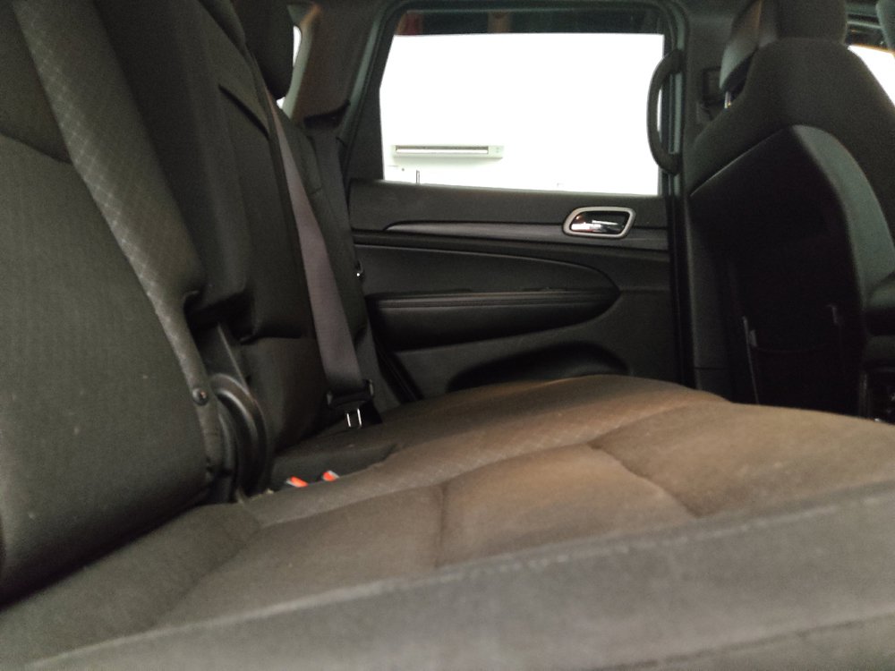 Used 2020 Jeep Grand Cherokee Laredo RWD image 19