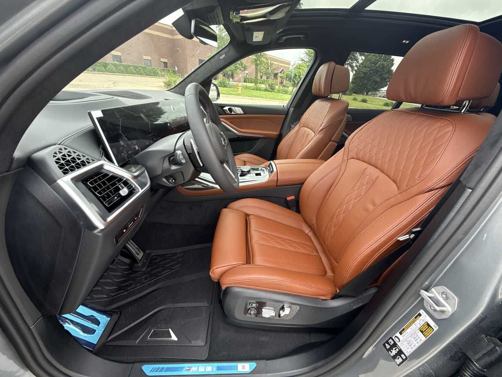 New 2026 BMW X7 M60i w/ M Sport Professional Package AWD/4WD image 10