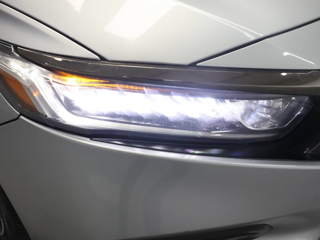 Used 2018 Honda Accord Sport image 28