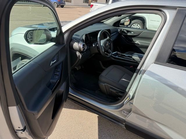 Used 2025 Chevrolet Equinox LT w/ Safety and Technology Package image 14