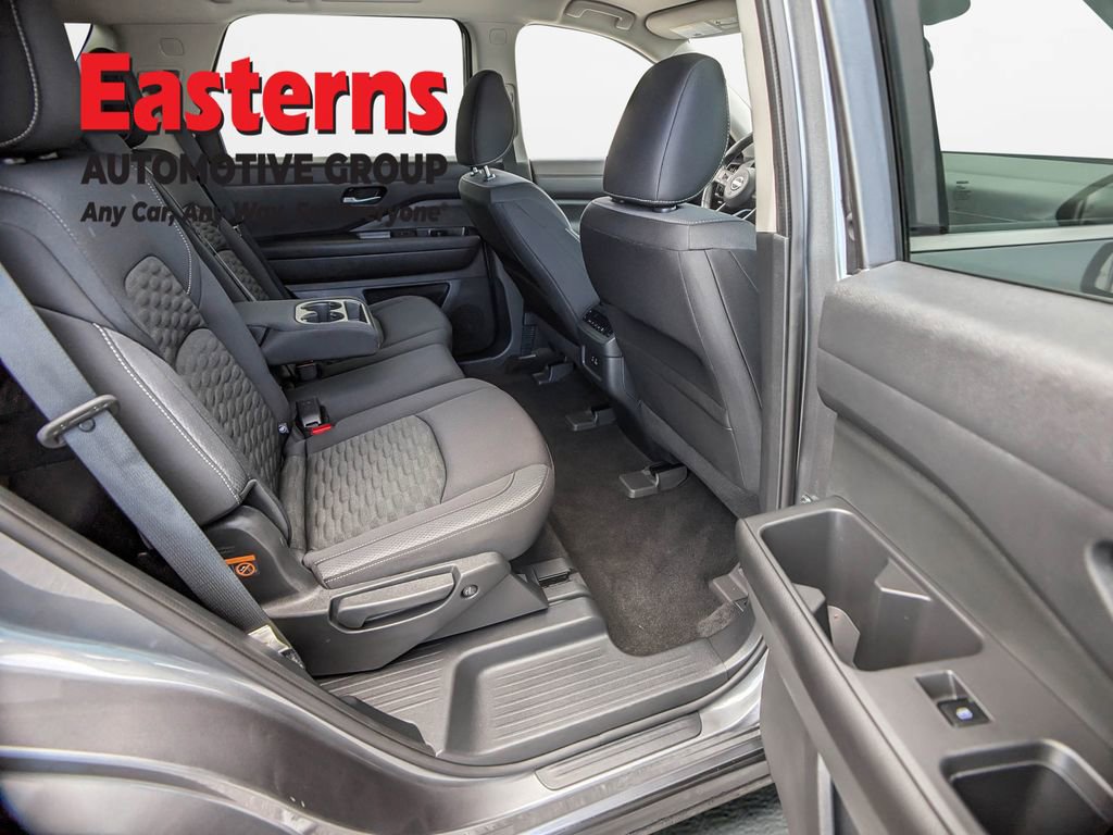 Used 2022 Nissan Pathfinder SV AWD/4WD image 15