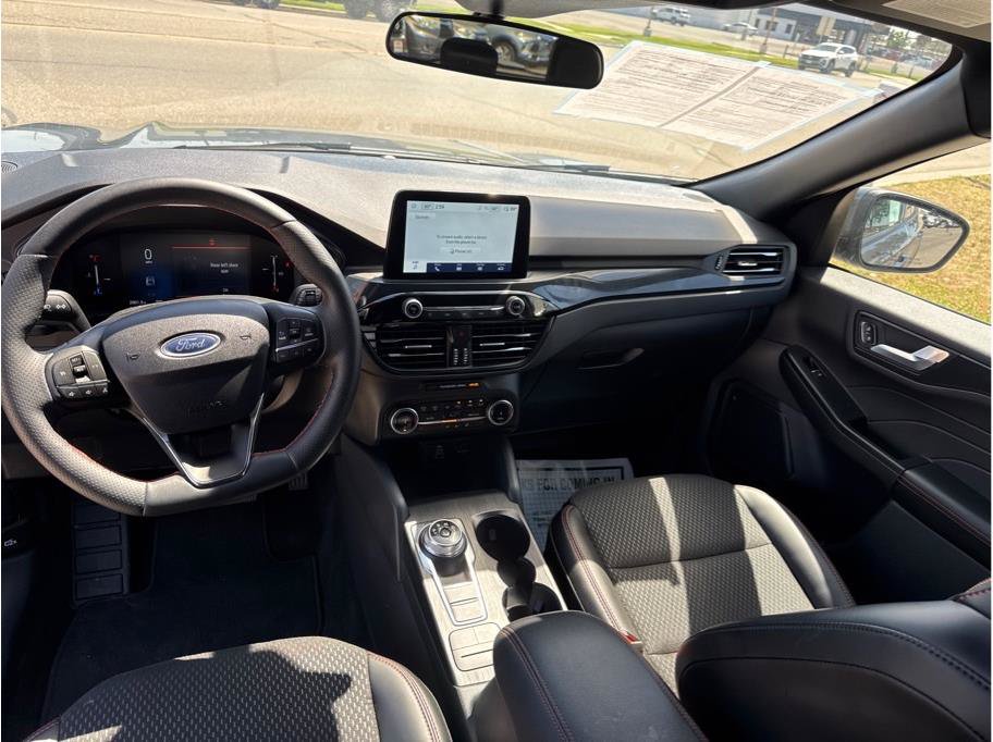 Used 2025 Ford Escape ST-Line Select AWD/4WD image 11
