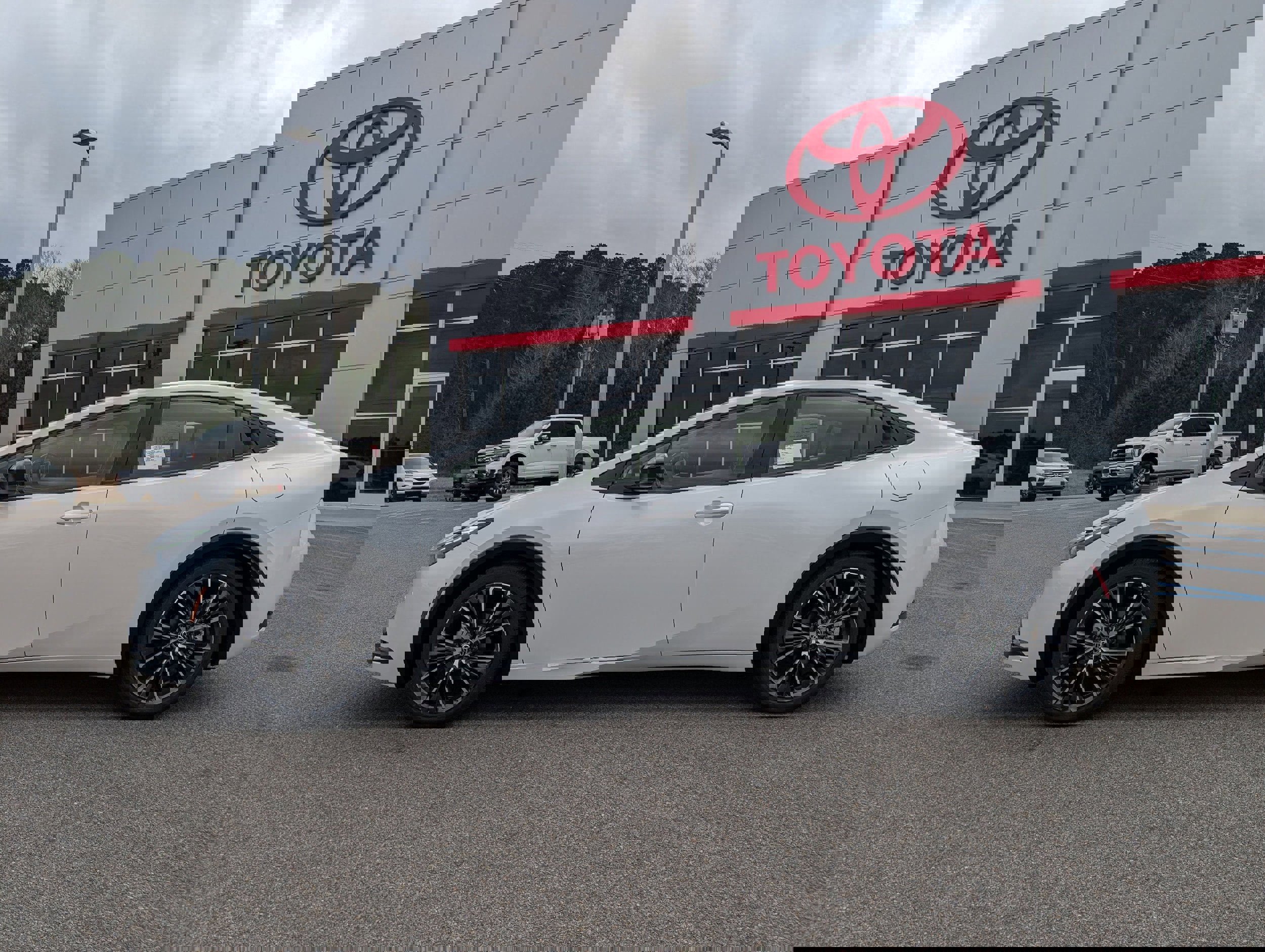 New 2026 Toyota Prius XLE image 2