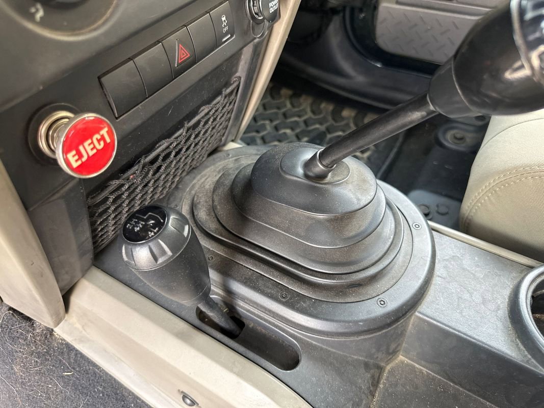 Used 2010 Jeep Wrangler Unlimited Sahara image 21