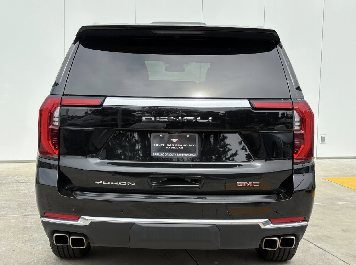 Used 2025 GMC Yukon XL Denali AWD/4WD image 8
