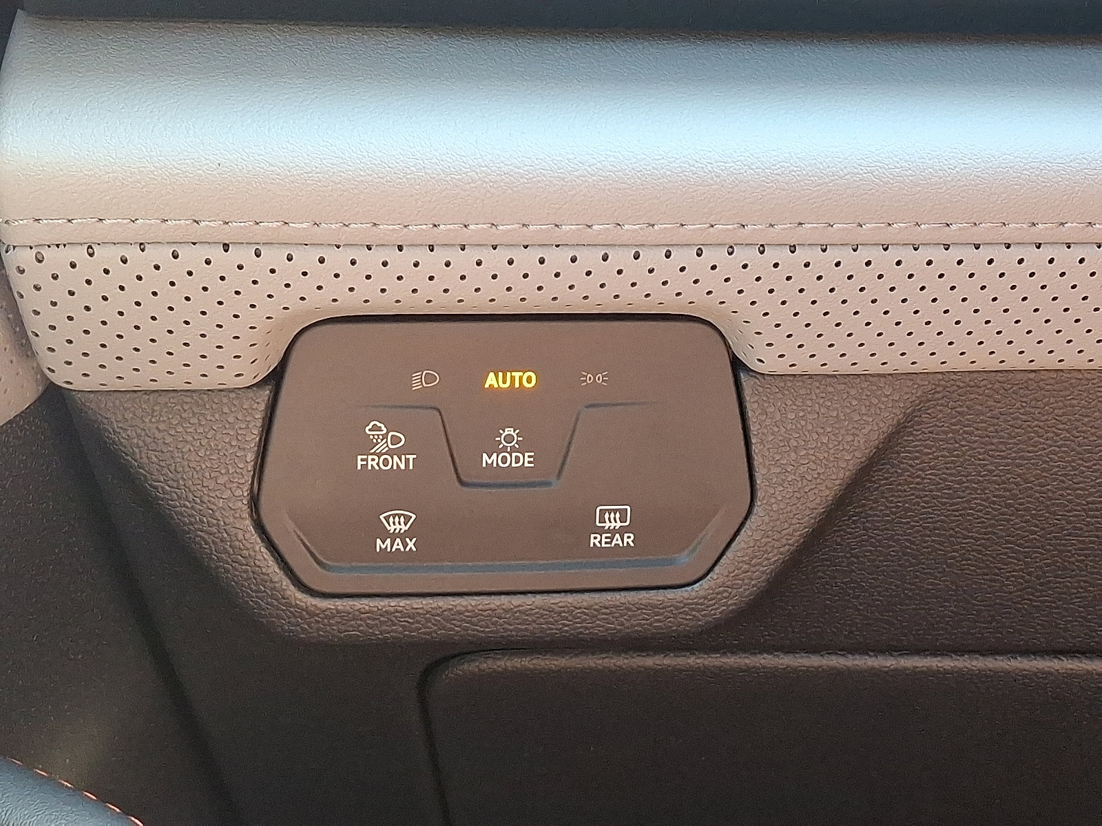 New 2026 Volkswagen Atlas Peak Edition image 15