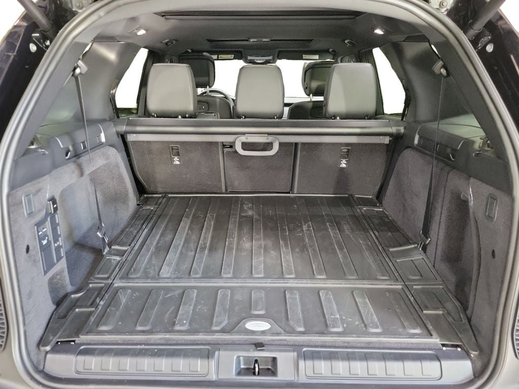 New 2026 Land Rover Discovery S AWD/4WD image 29