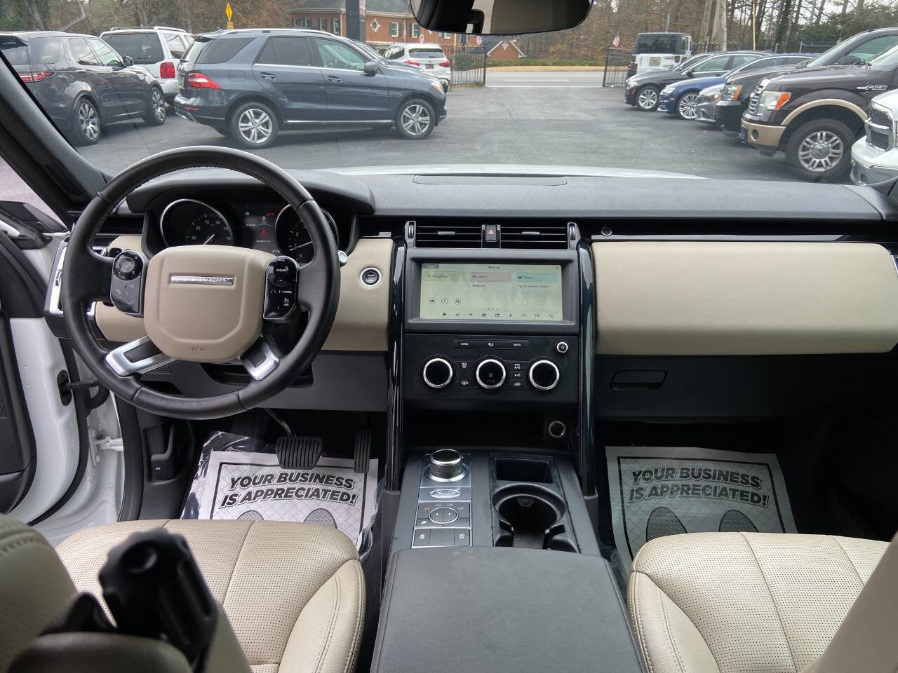Used 2019 Land Rover Discovery SE AWD/4WD image 12
