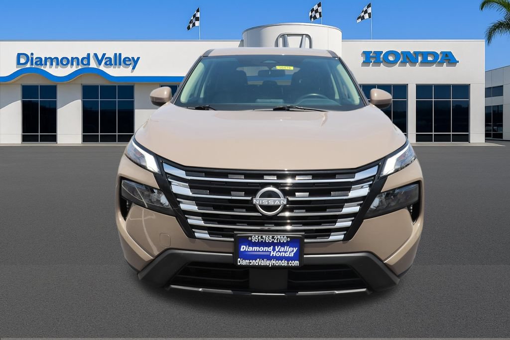 Used 2025 Nissan Rogue SV FWD video 2