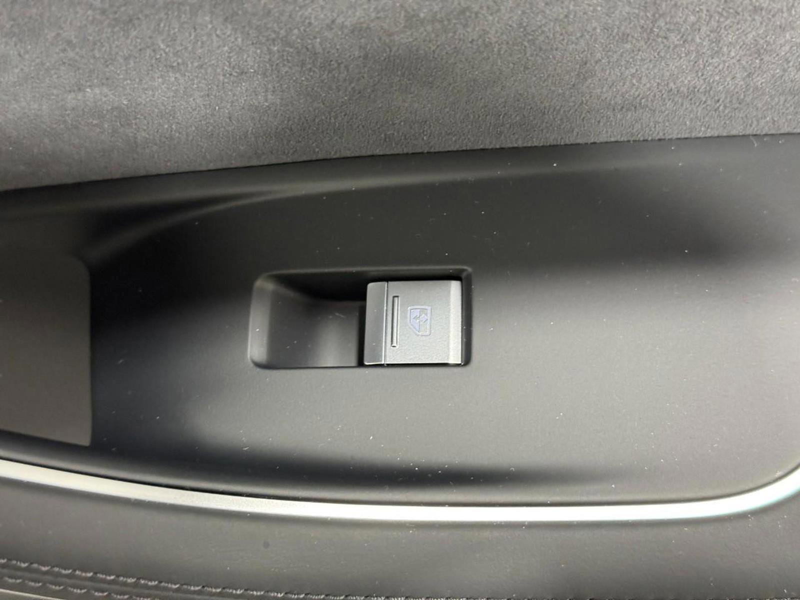 New 2026 Audi A8 L 3.0T image 23