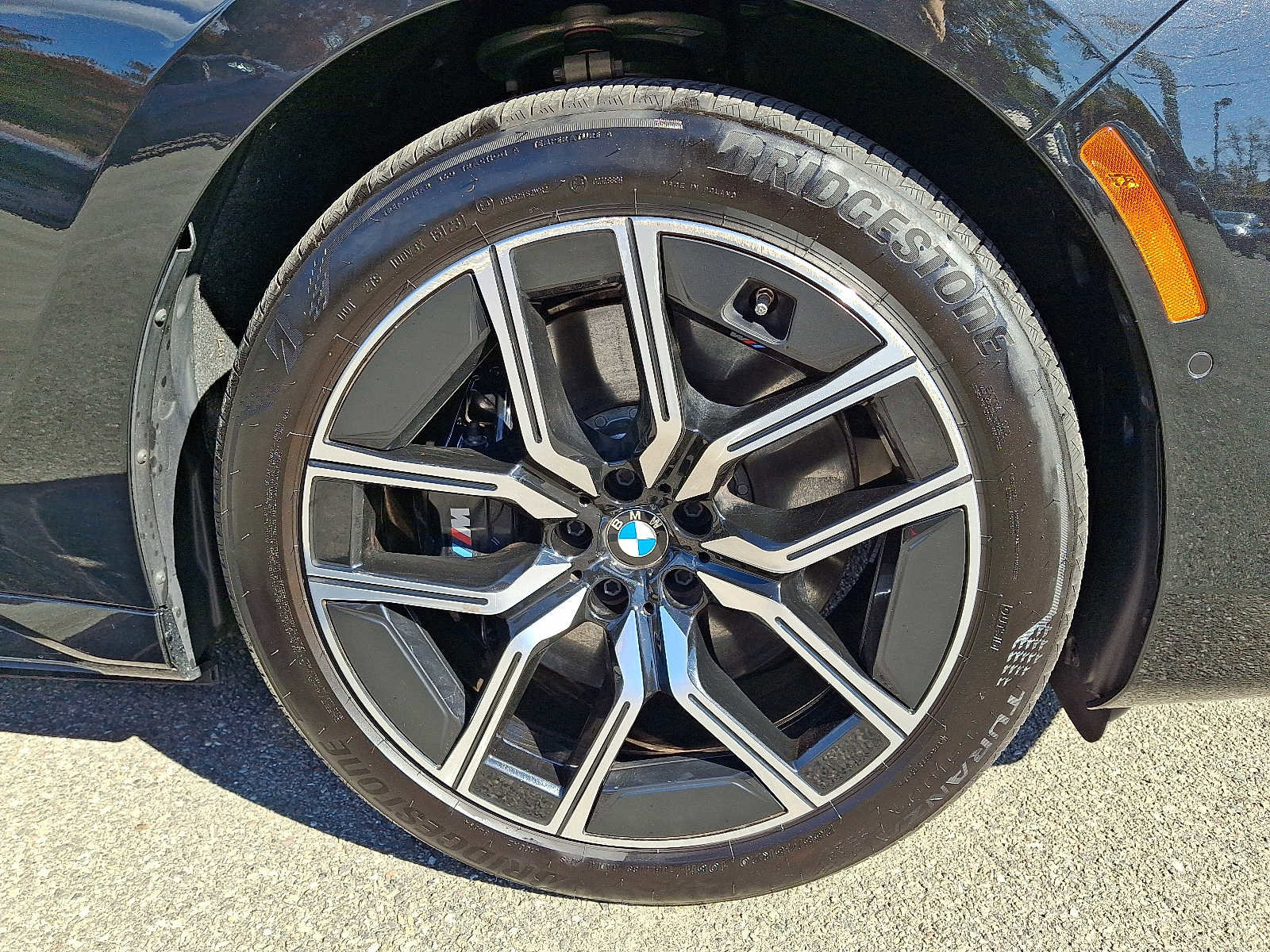 Used 2024 BMW i7 eDrive50 w/ M Sport Package image 8