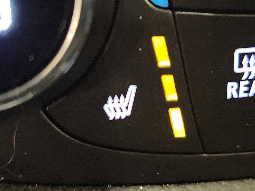 Certified 2024 Chevrolet Equinox LT w/ LPO, Floor Liner Package image 23