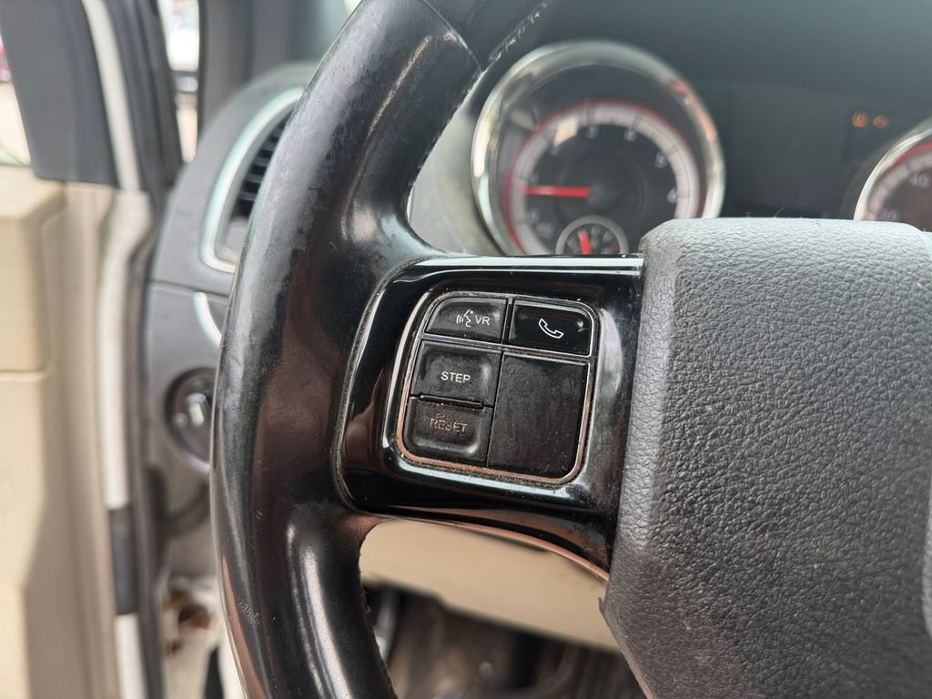 Used 2015 Dodge Grand Caravan SE FWD image 16