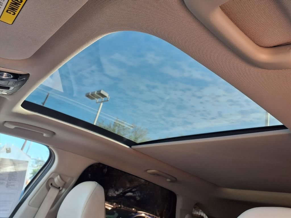 Used 2024 Kia Sorento SX image 3